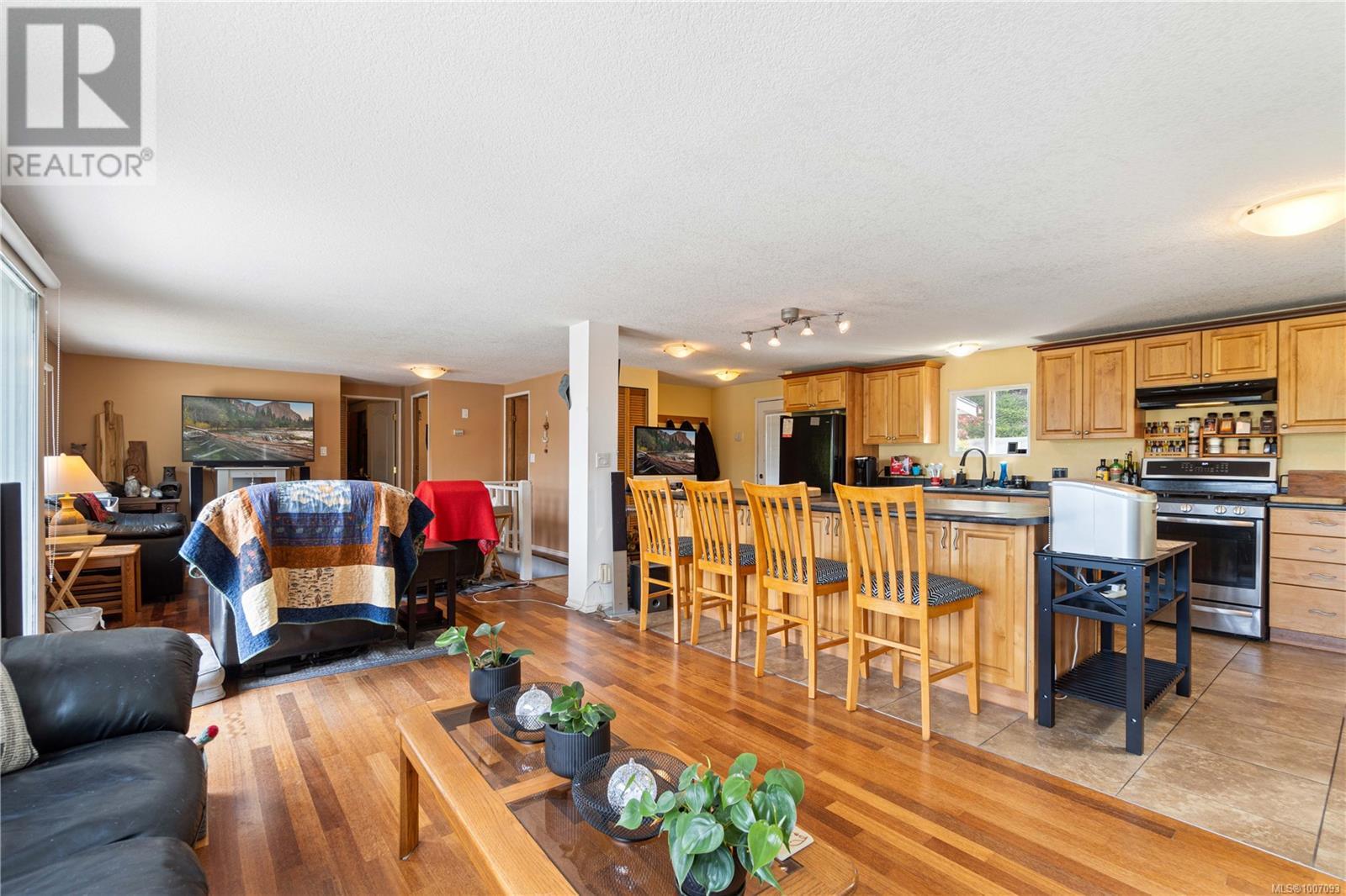 Photo 9 of 5687 Big Bear Ridge, Nanaimo BC