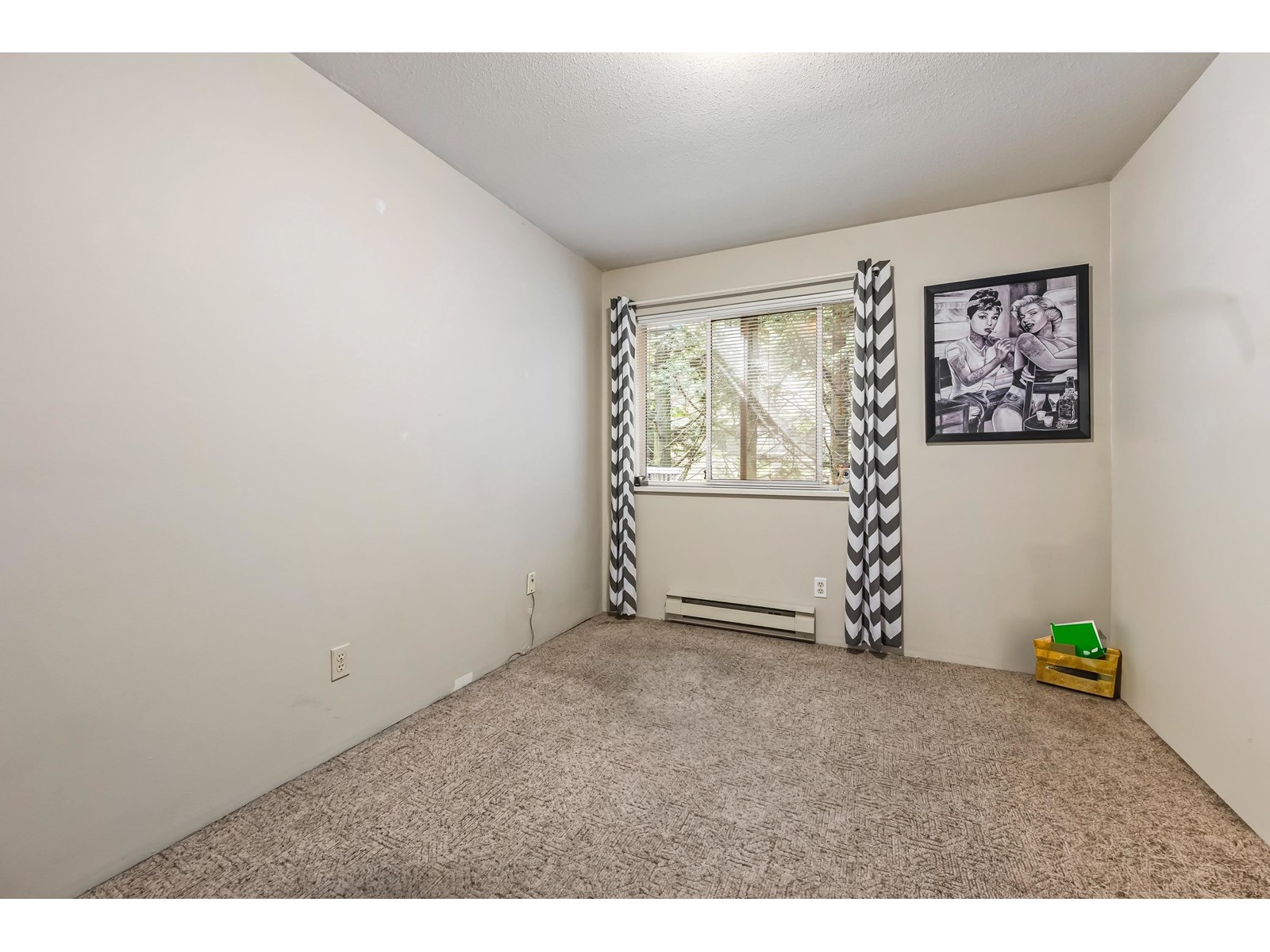 Photo 4 of 202 2567 Victoria Street, Abbotsford BC