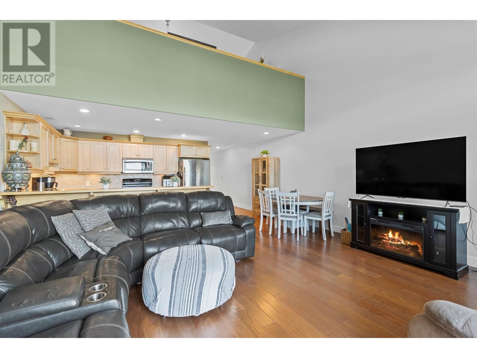 Photo 13 of 2802 Henstridge Road Unit 9, Sorrento BC