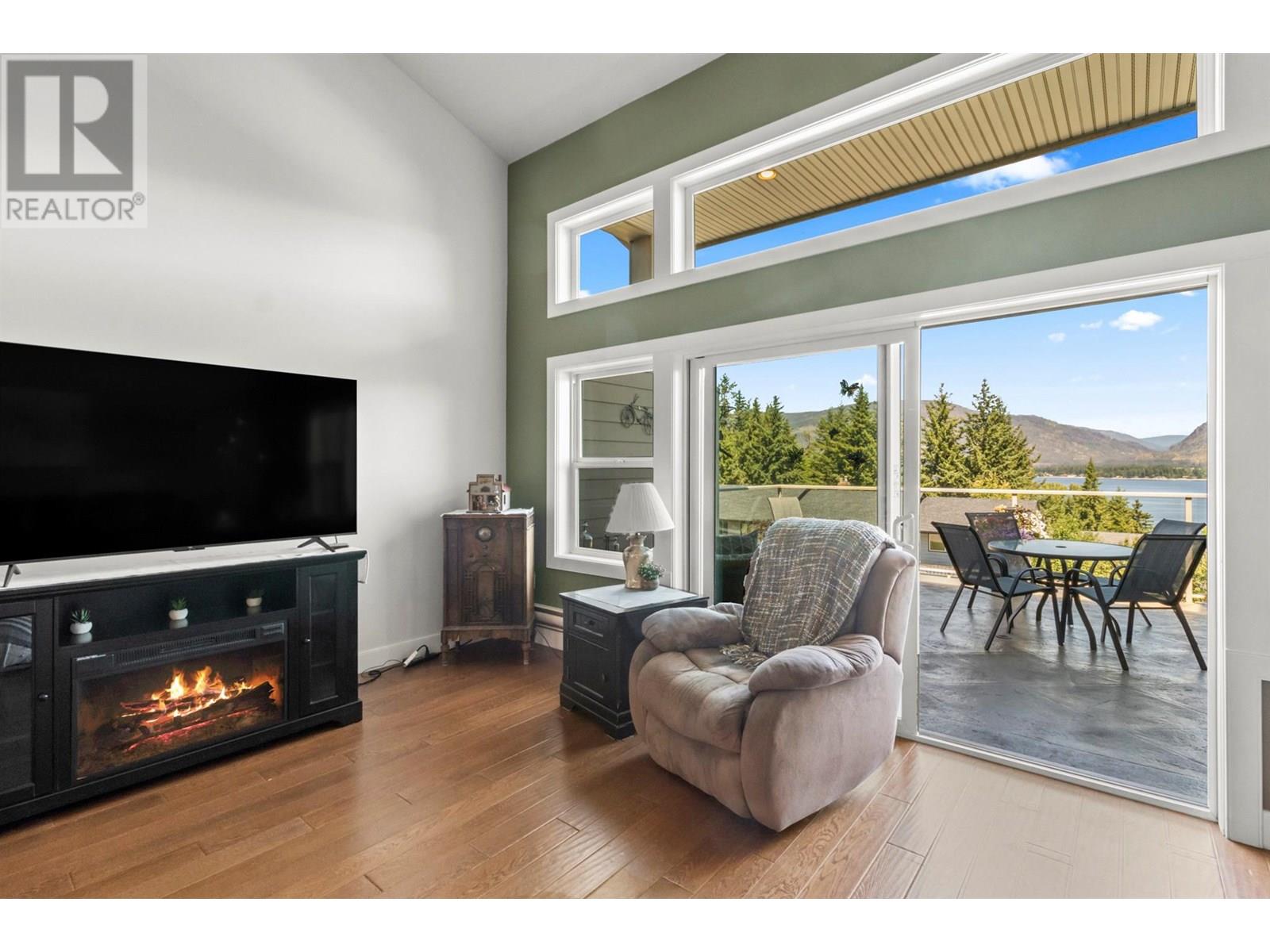 Photo 11 of 2802 Henstridge Road Unit 9, Sorrento BC