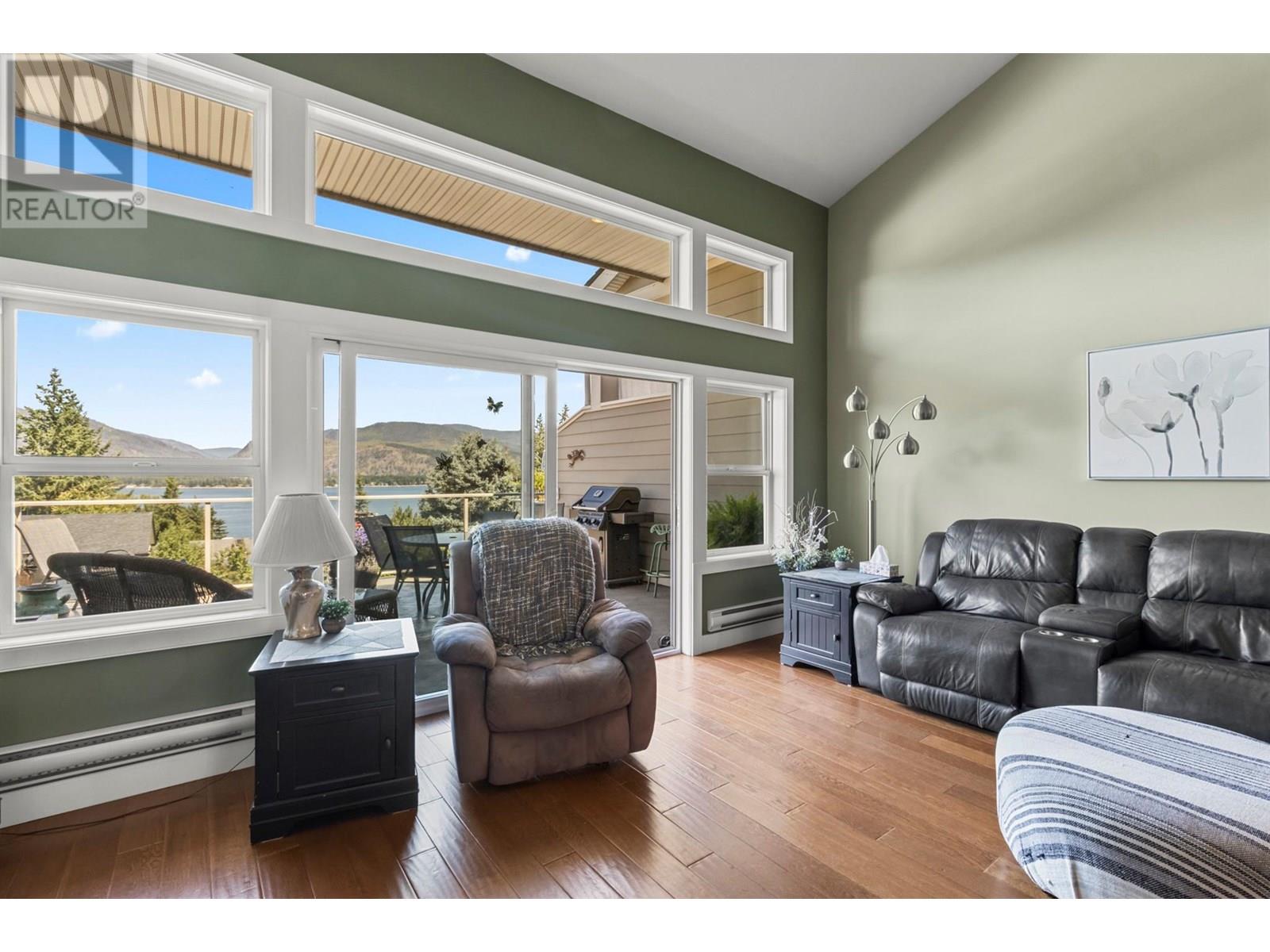 Photo 12 of 2802 Henstridge Road Unit 9, Sorrento BC