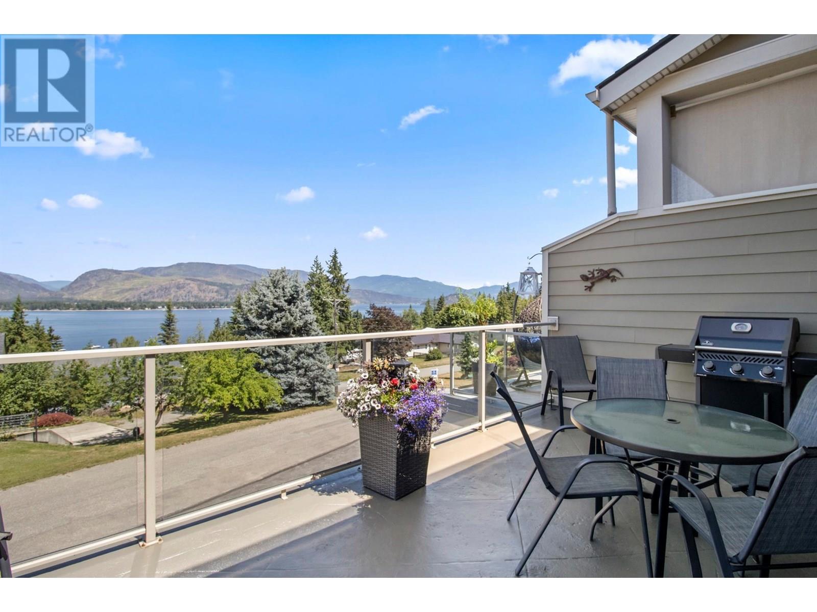 Photo 1 of 2802 Henstridge Road Unit 9, Sorrento BC