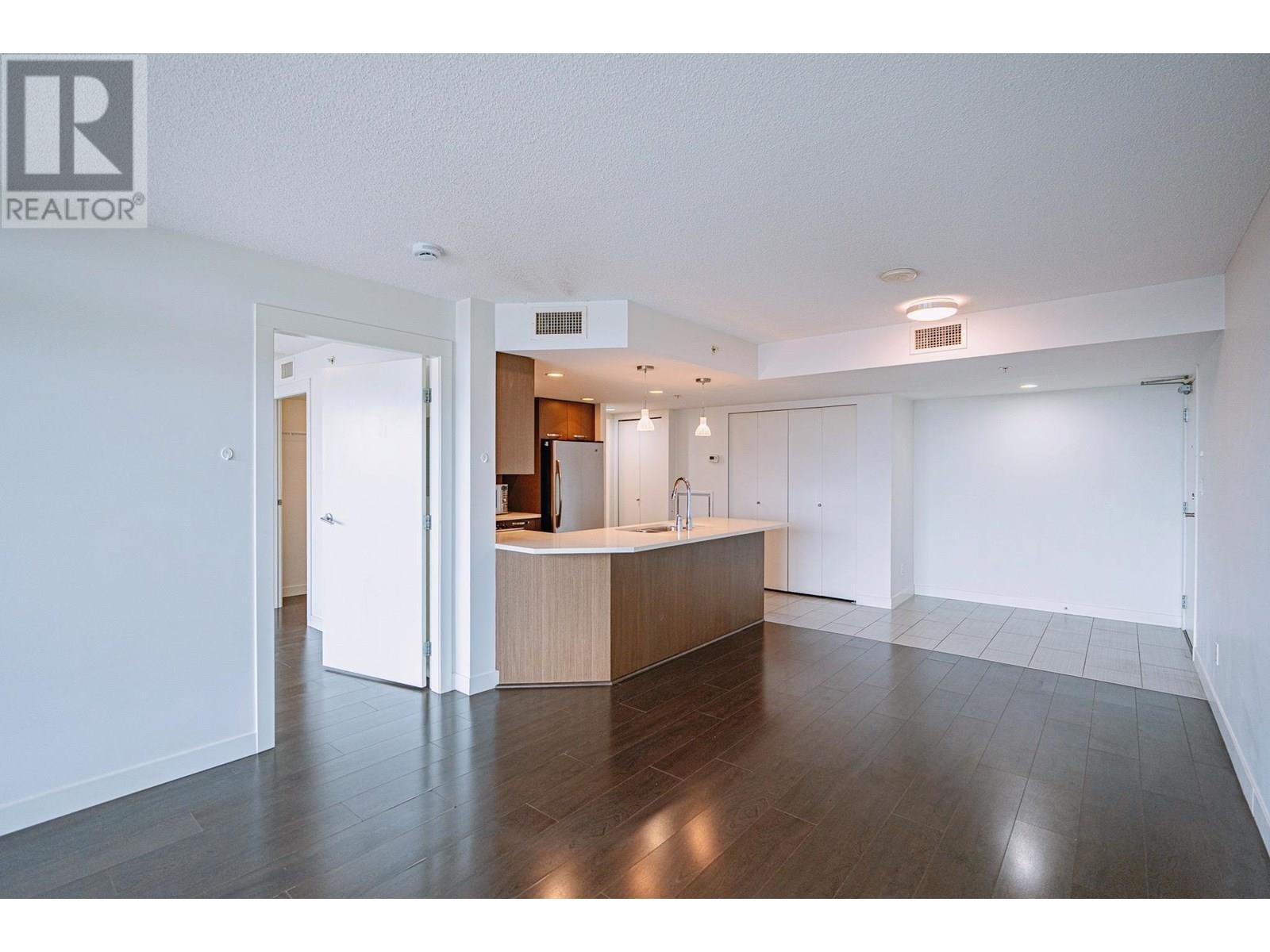 Photo 5 of 1210 6888 Cooney Road, Richmond BC