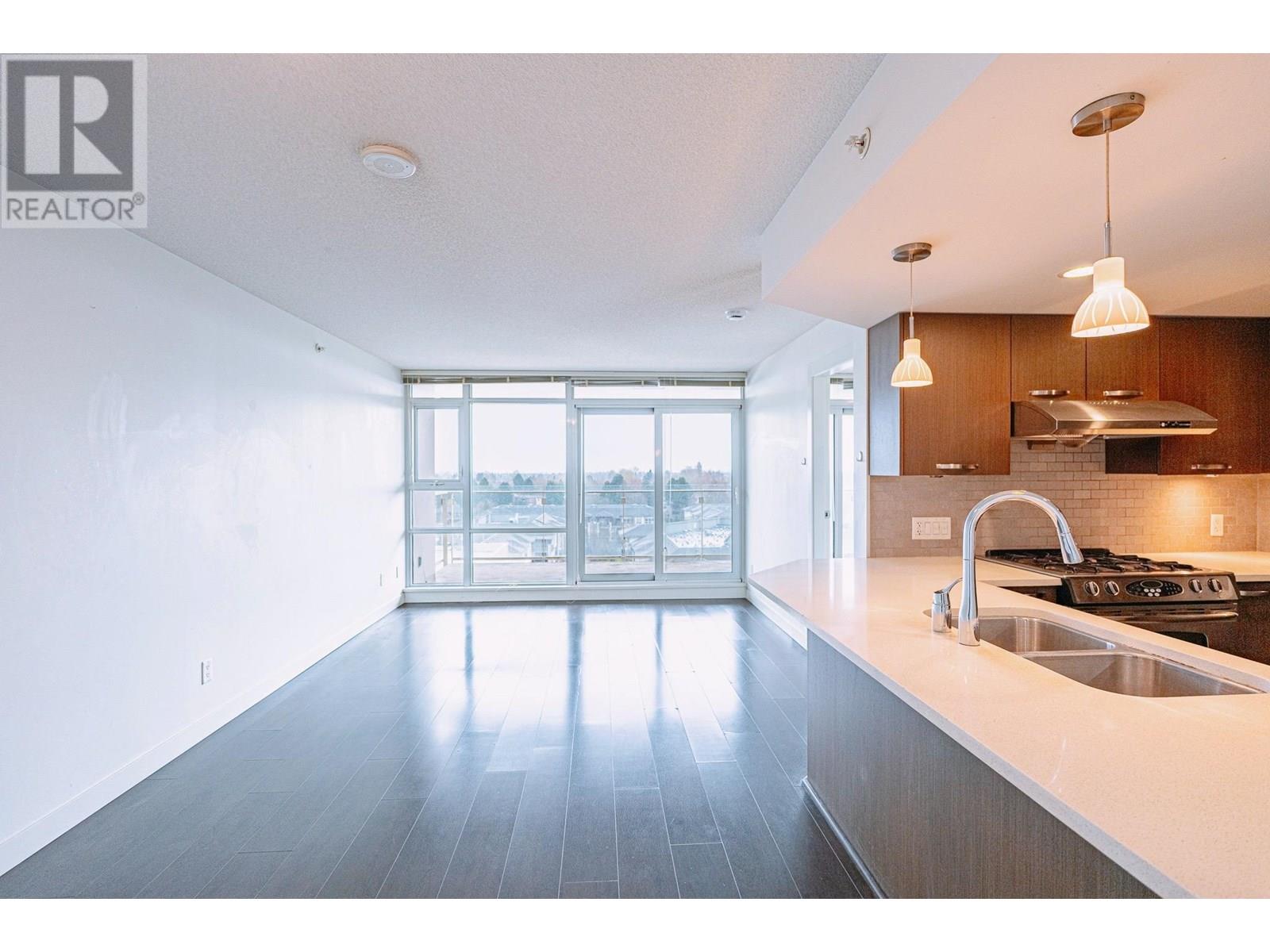Photo 8 of 1210 6888 Cooney Road, Richmond BC