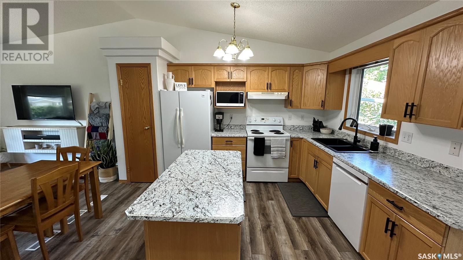 Photo 38 of 903 104th Avenue, Tisdale SK