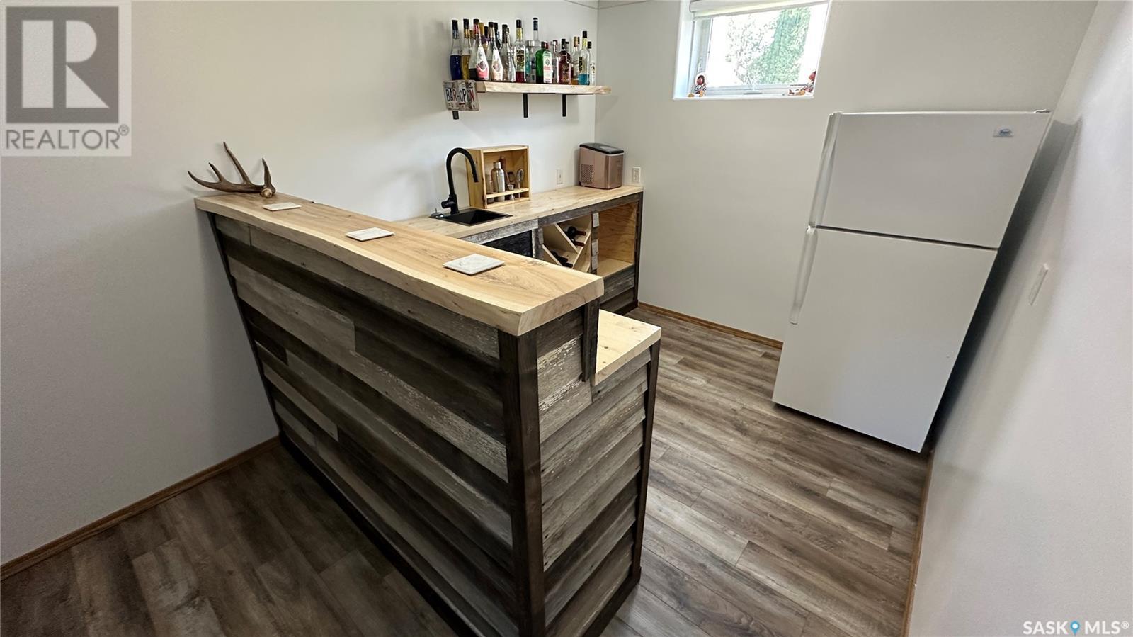 Photo 9 of 903 104th Avenue, Tisdale SK