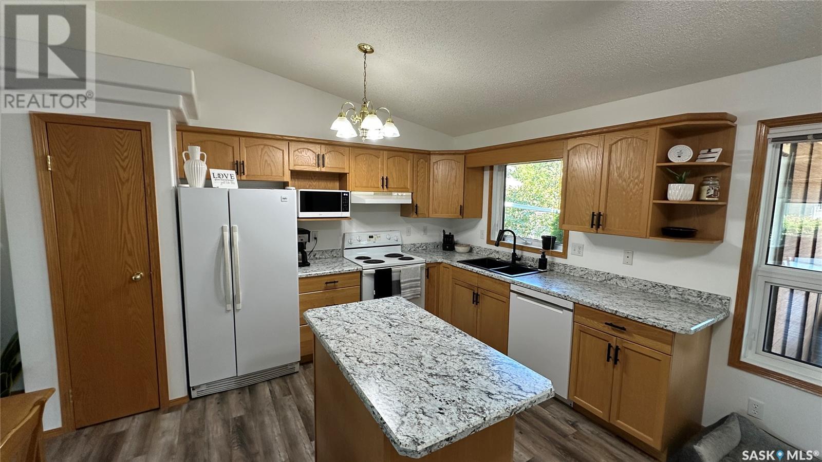 Photo 30 of 903 104th Avenue, Tisdale SK