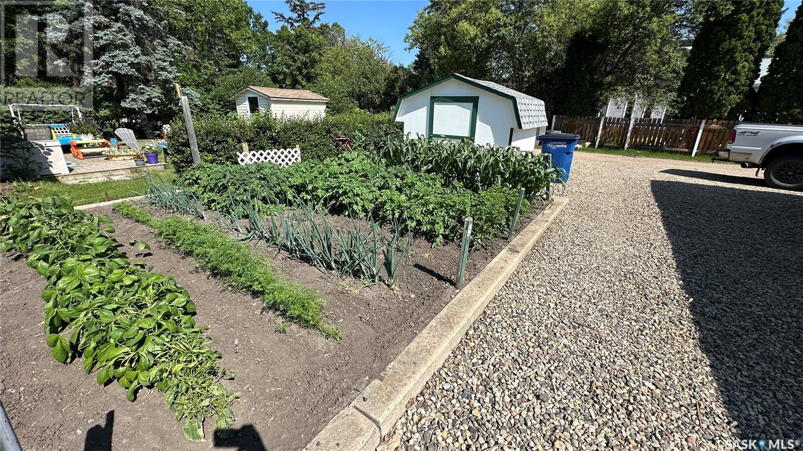 Photo 14 of 903 104th Avenue, Tisdale SK