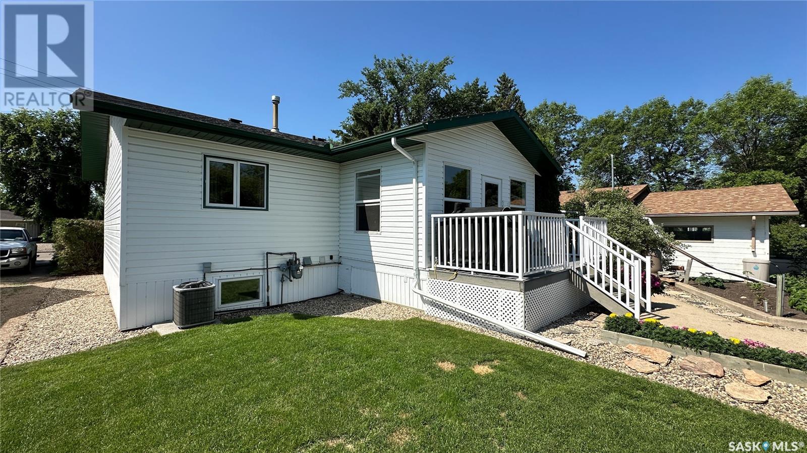 Photo 33 of 903 104th Avenue, Tisdale SK