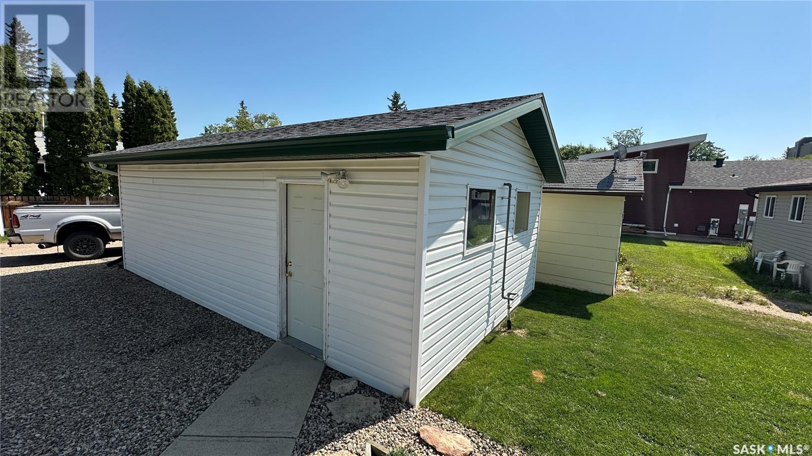 Photo 35 of 903 104th Avenue, Tisdale SK