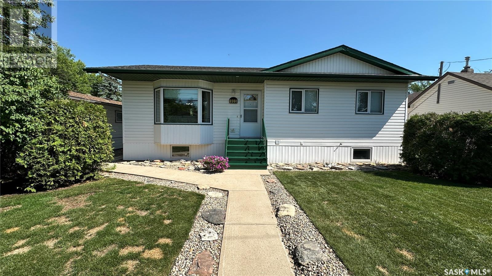 Photo 37 of 903 104th Avenue, Tisdale SK
