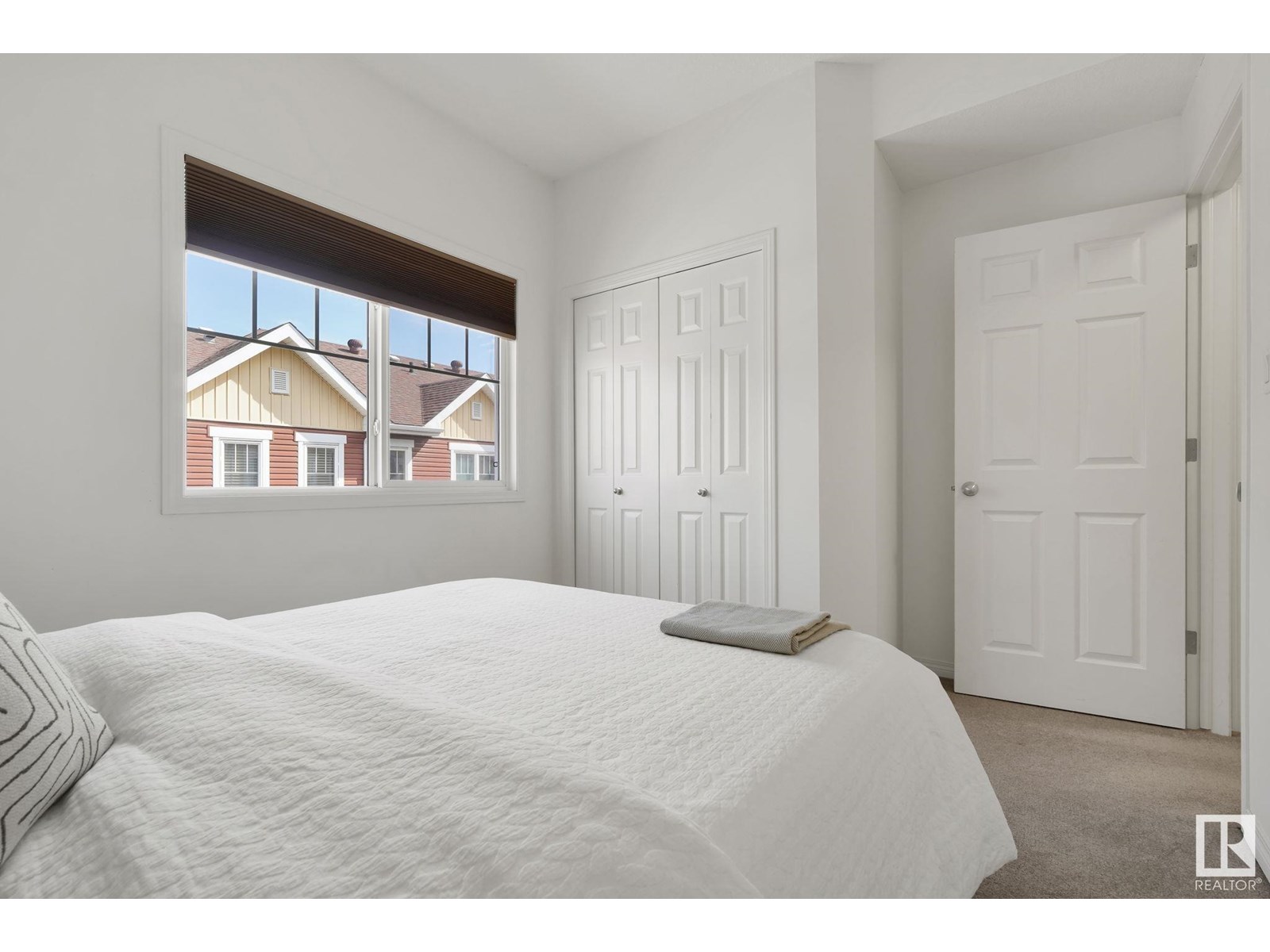 Photo 6 of 41 1623 Towne Centre Blvd Nw Nw, Edmonton AB