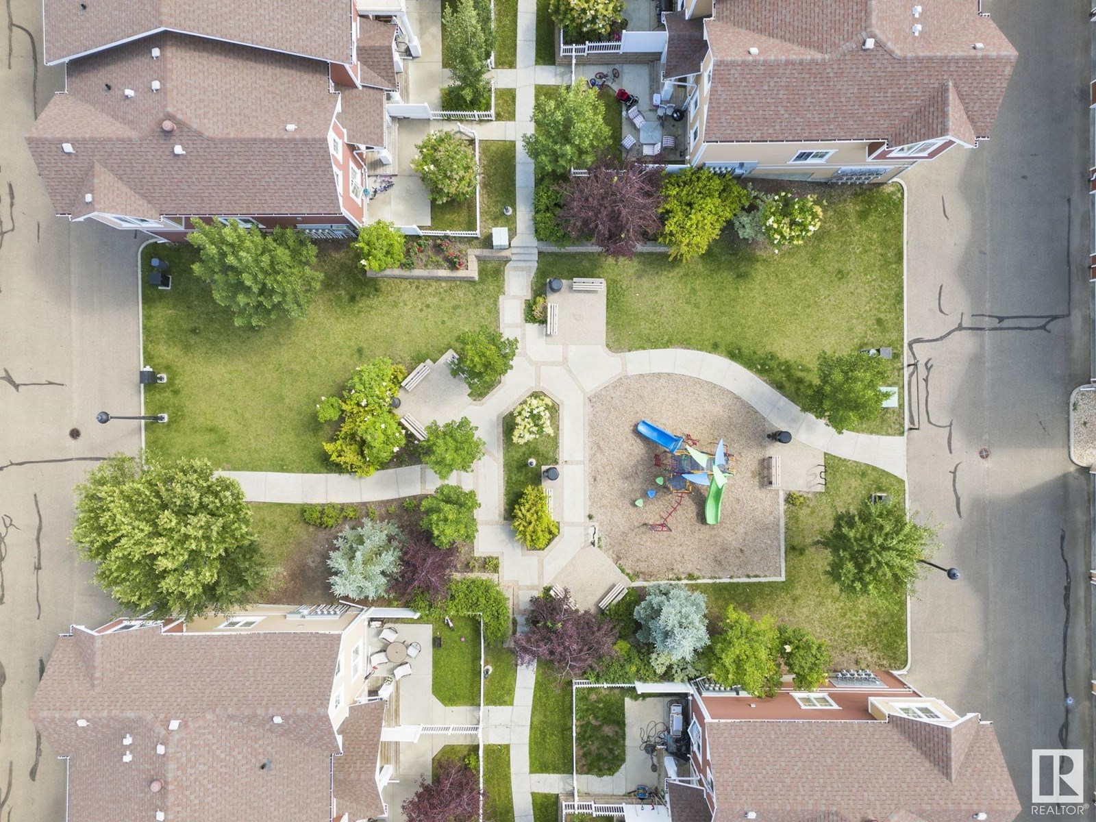 Photo 27 of 41 1623 Towne Centre Blvd Nw Nw, Edmonton AB