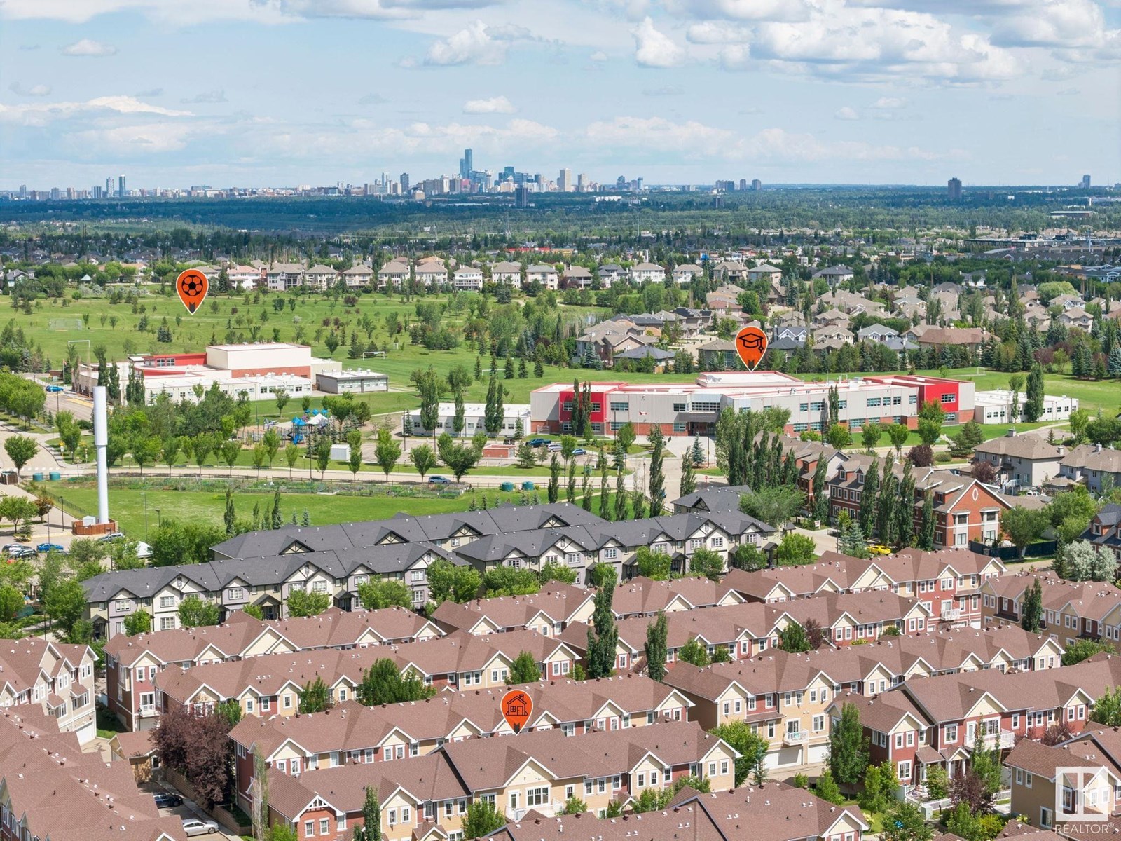 Photo 3 of 41 1623 Towne Centre Blvd Nw Nw, Edmonton AB