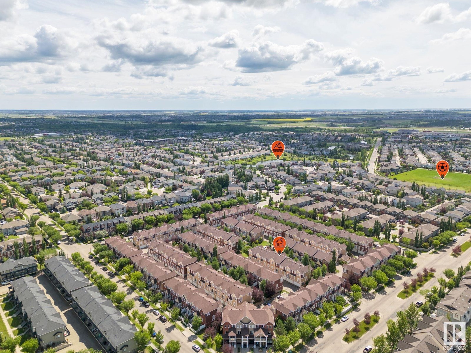 Photo 7 of 41 1623 Towne Centre Blvd Nw Nw, Edmonton AB