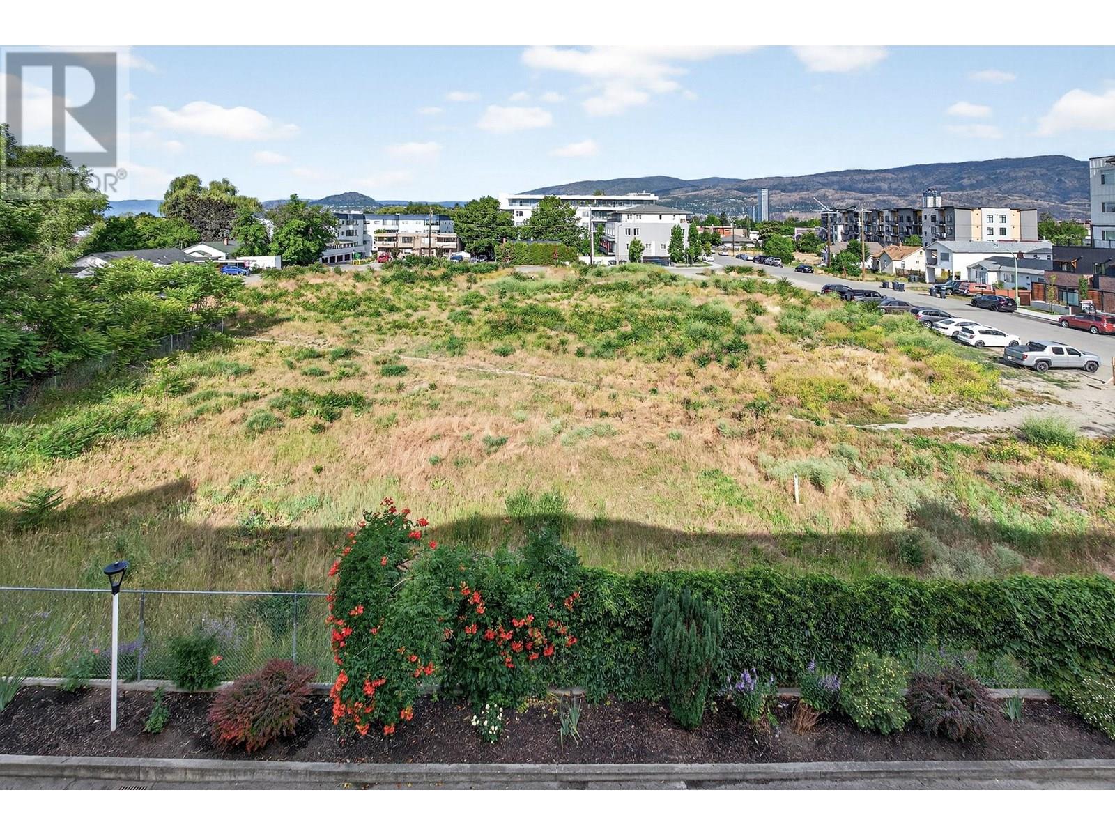 302 1249 Pacific Avenue, Kelowna