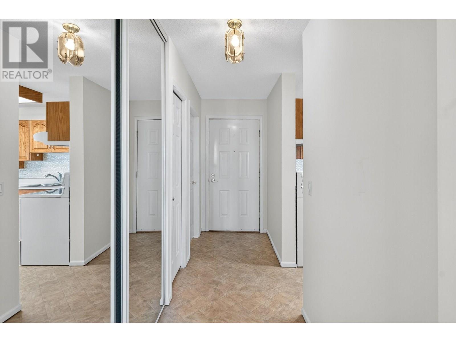 302 1249 Pacific Avenue, Kelowna