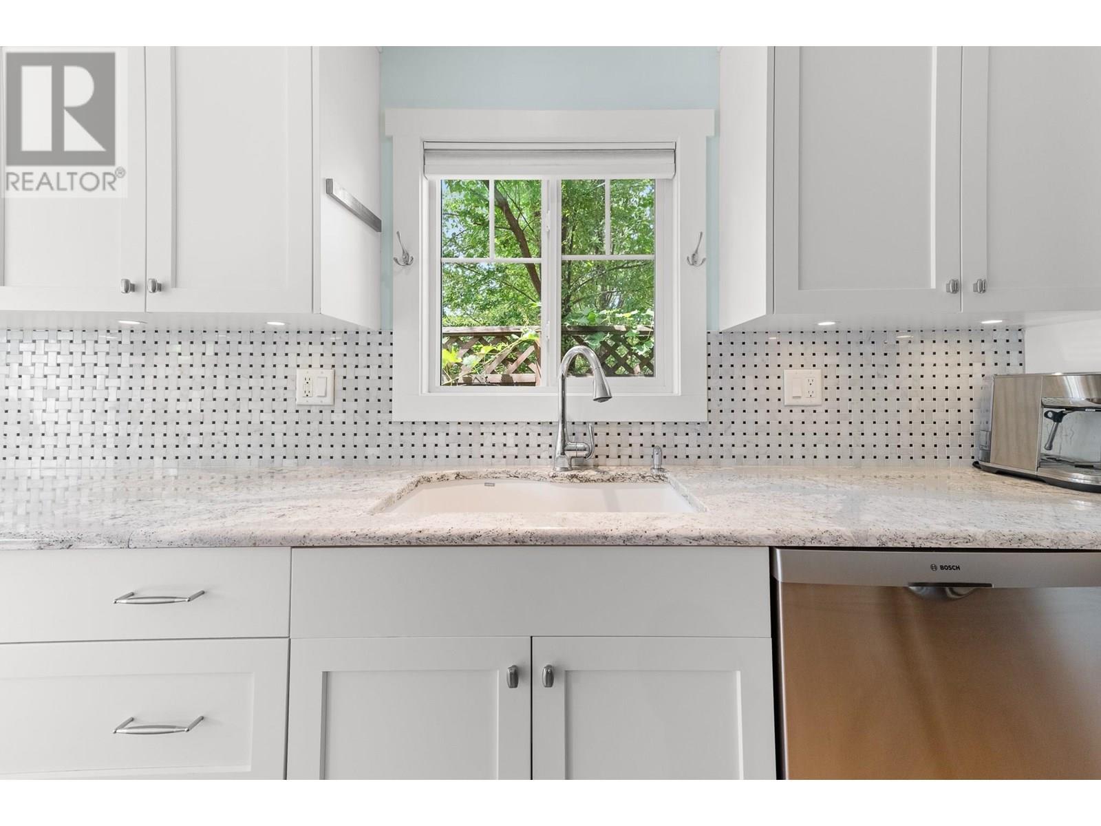  721 Fuller Avenue, Kelowna