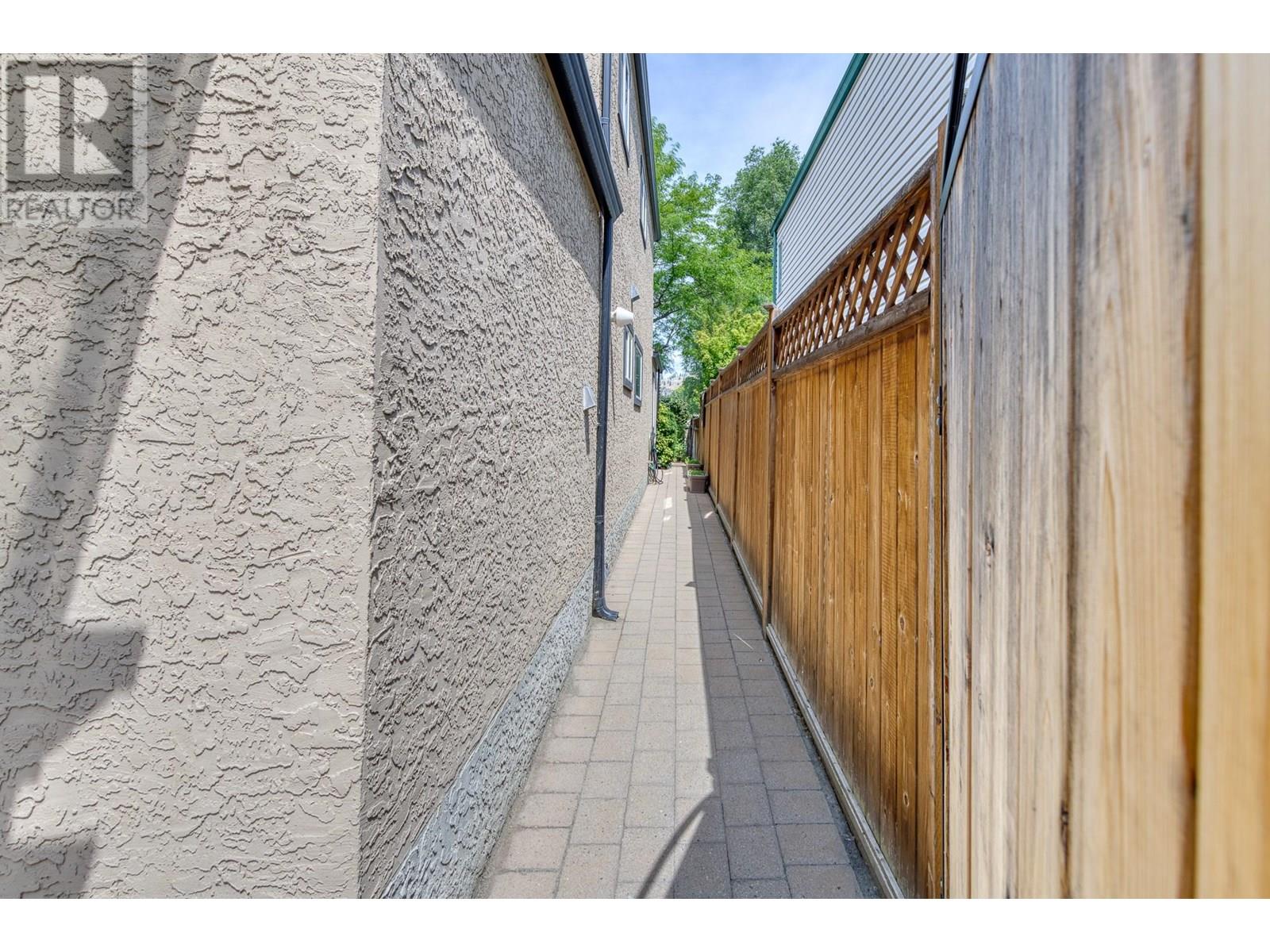  721 Fuller Avenue, Kelowna
