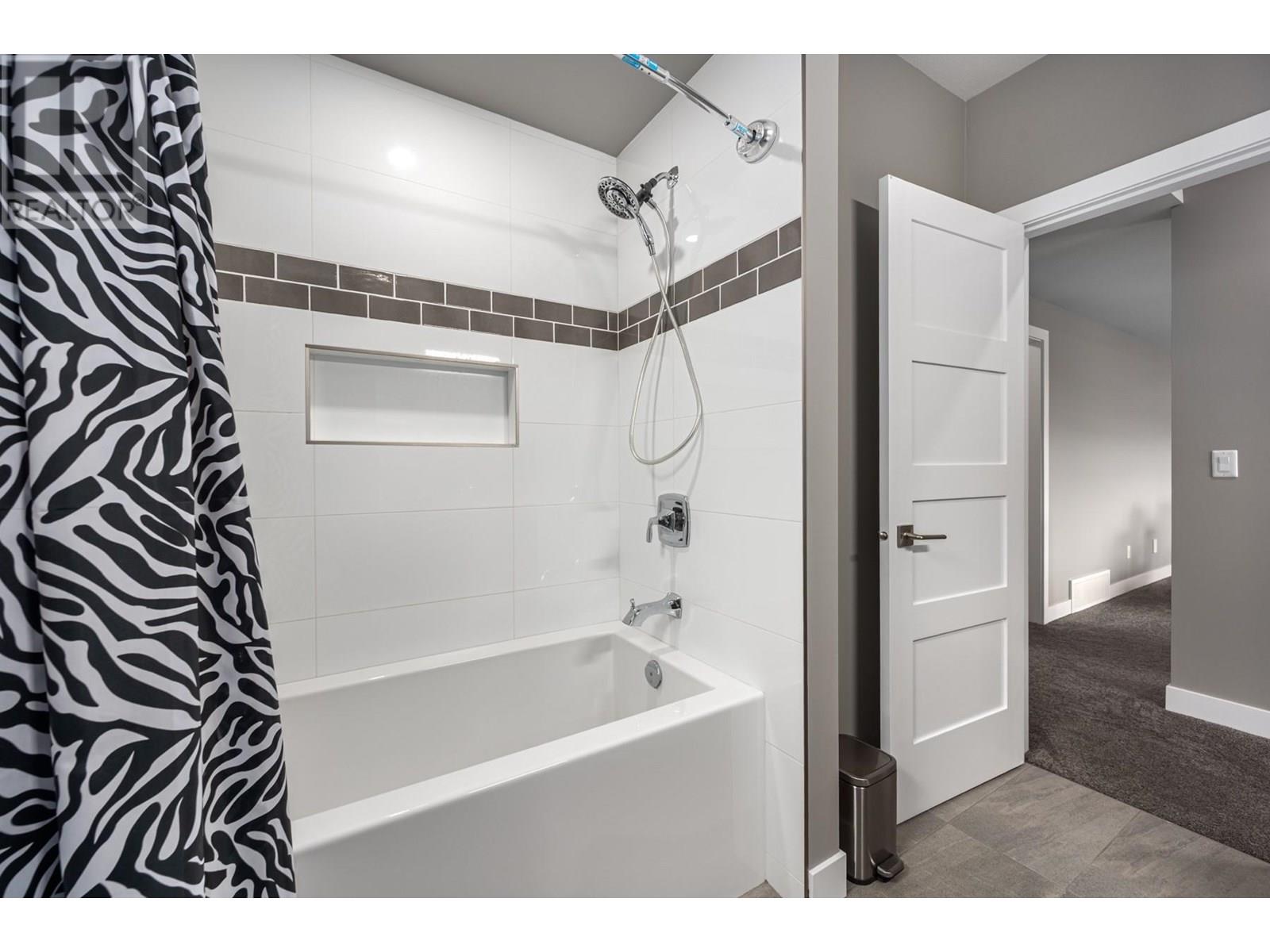 Photo 32 of 4038 Rio Vista Way, Kamloops BC