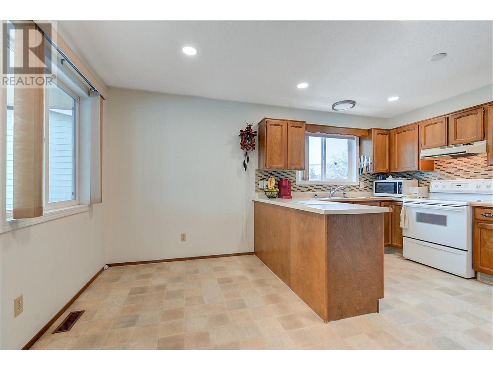  1370 Springfield Road, Kelowna
