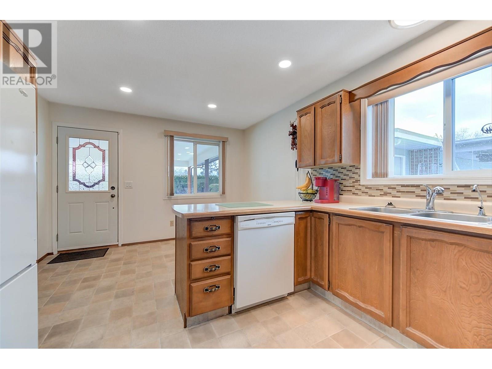  1370 Springfield Road, Kelowna
