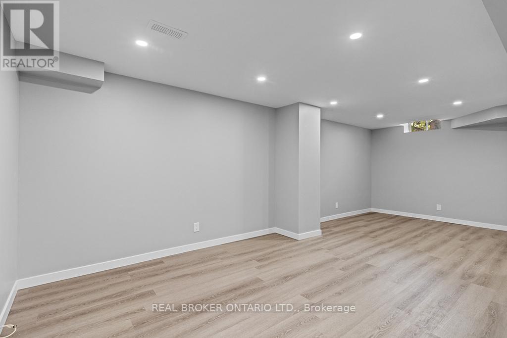 Single Family House for Sale in  MCVEIGH DRIVE Barrie (Northwest) 