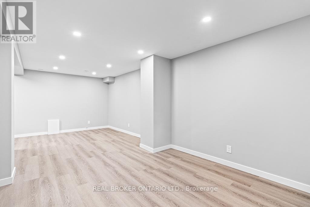 Single Family House for Sale in  MCVEIGH DRIVE Barrie (Northwest) 