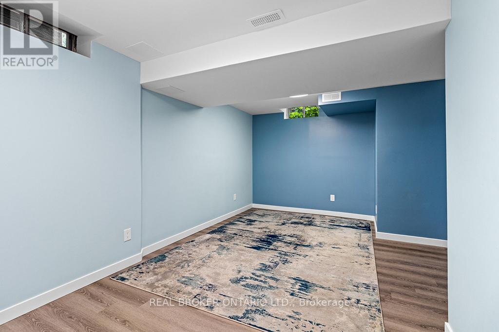 Single Family House for Sale in  MCVEIGH DRIVE Barrie (Northwest) 
