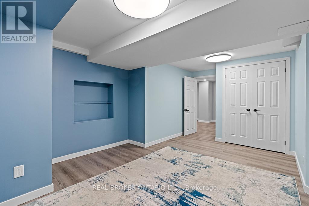 Single Family House for Sale in  MCVEIGH DRIVE Barrie (Northwest) 
