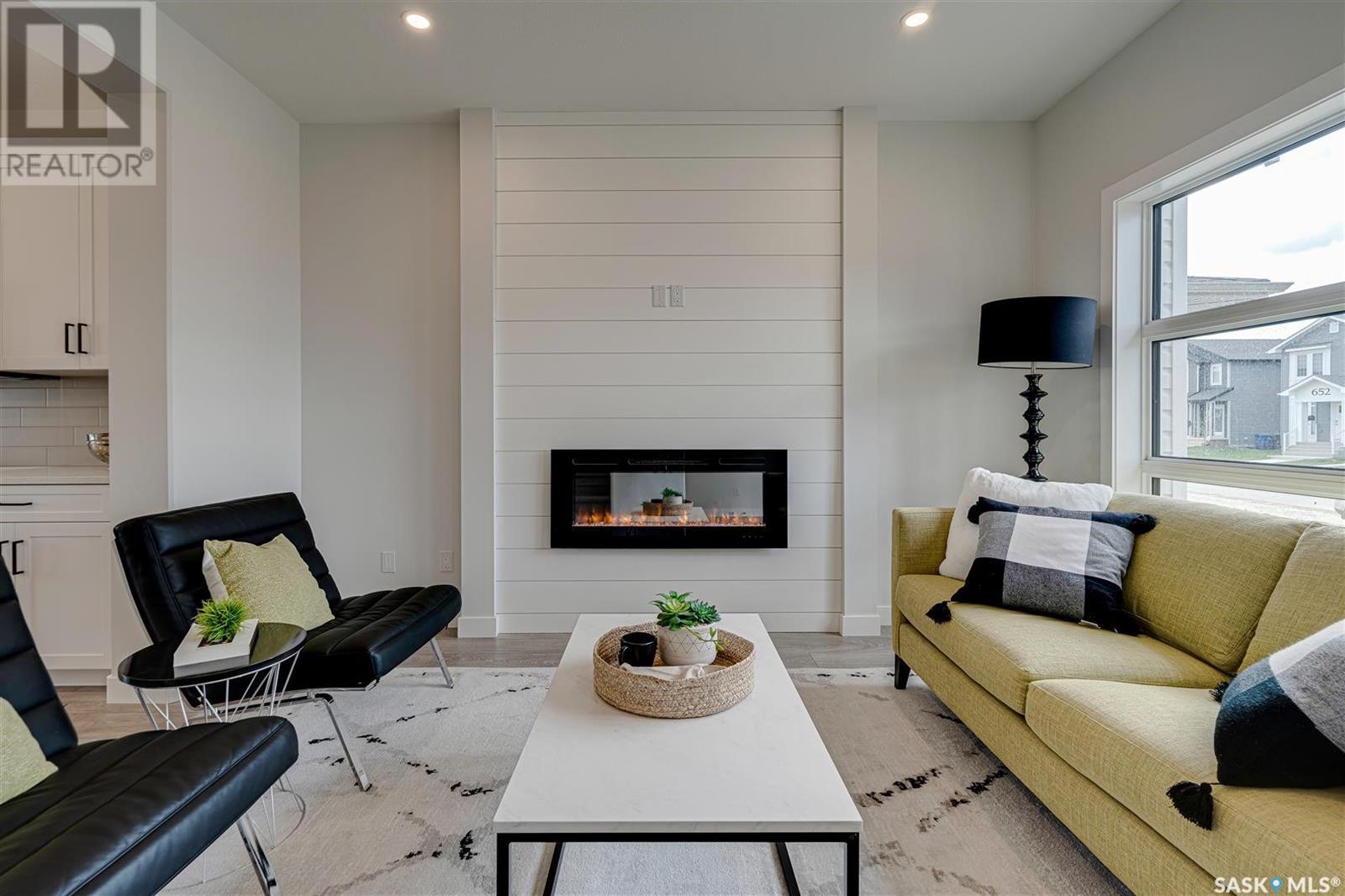 Photo 2 of 3167 Bowen Street, Regina SK