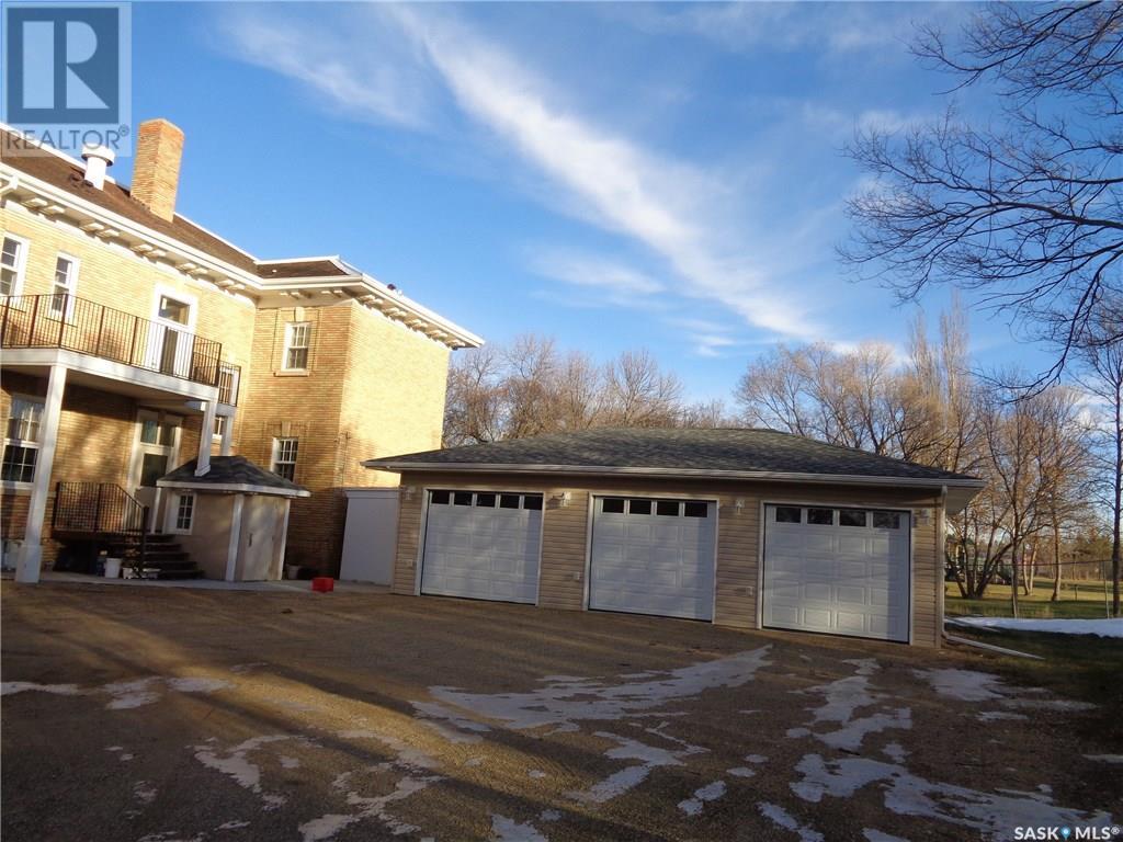 Photo 6 of 3 700 Centre Street, Assiniboia SK