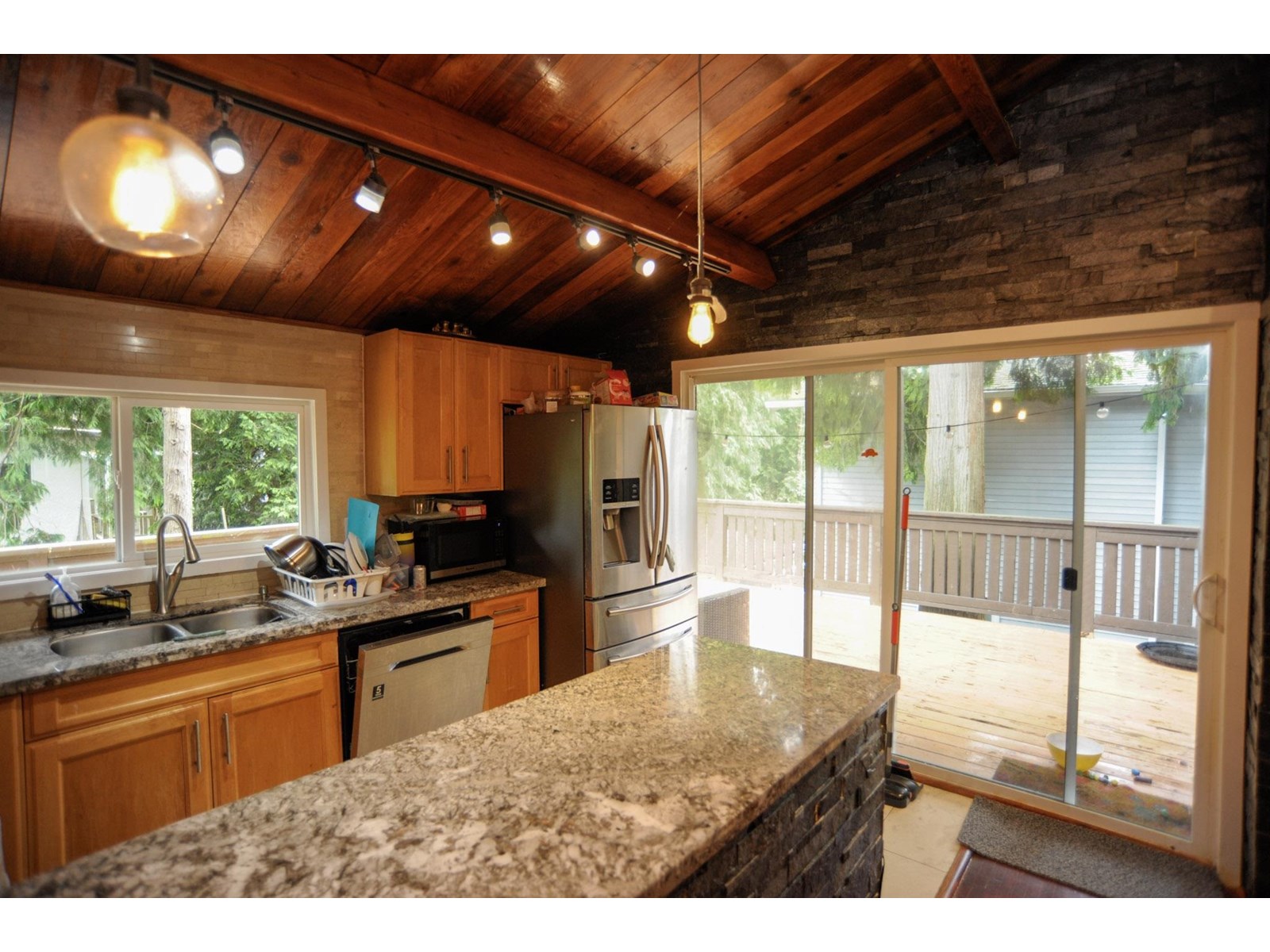 Photo 4 of 12730 15 A Avenue, Surrey BC