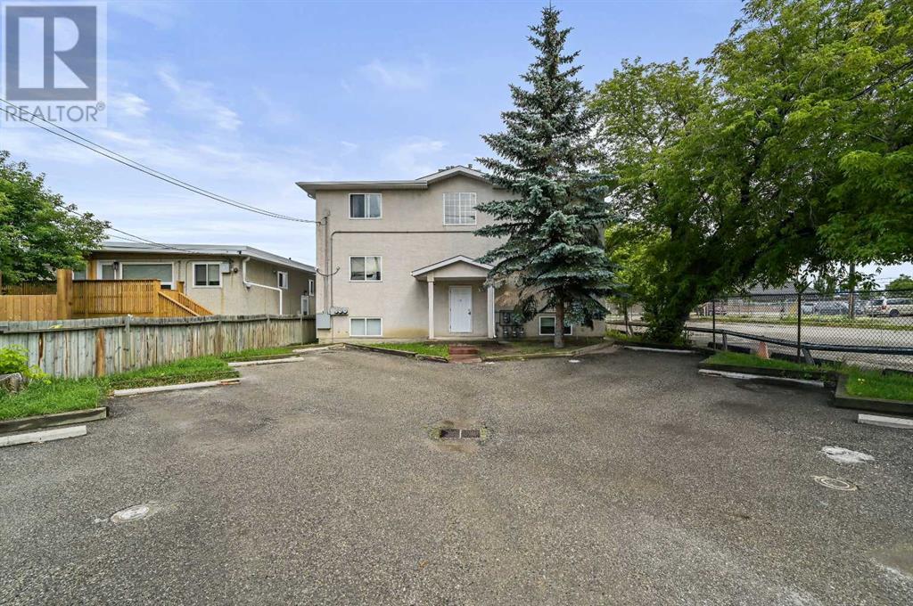 Single Family House for Sale in    Street SE Forest Lawn Calgary 