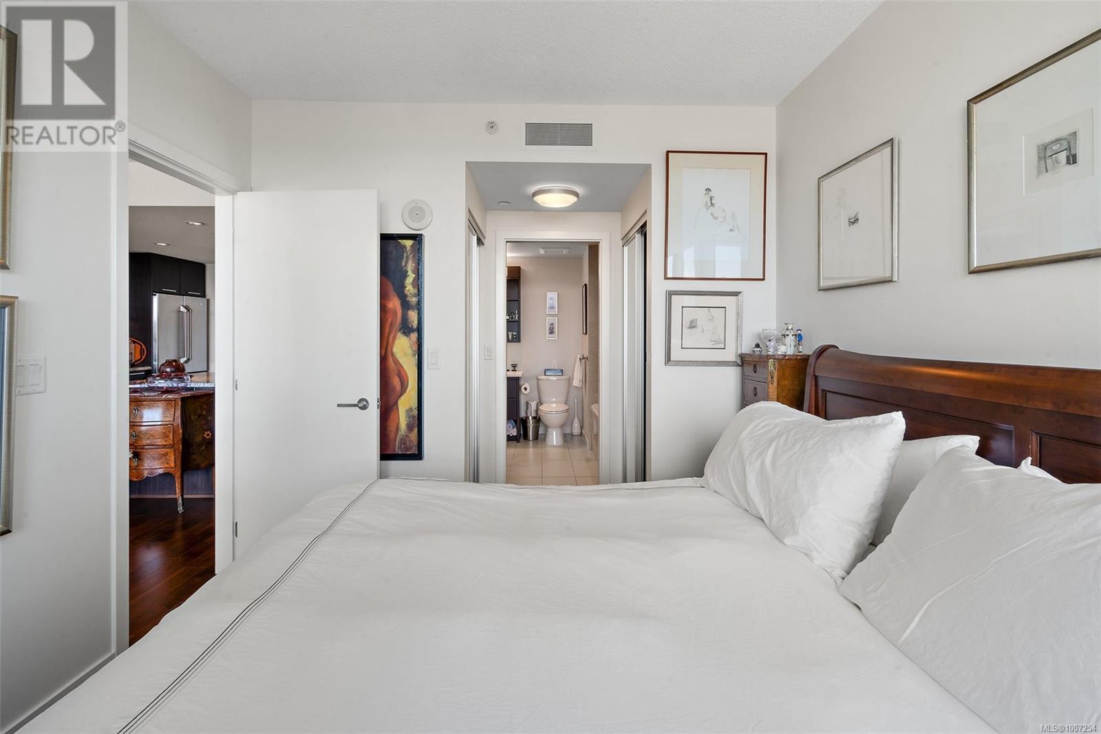 Photo 11 of 504 608 Broughton St, Victoria BC