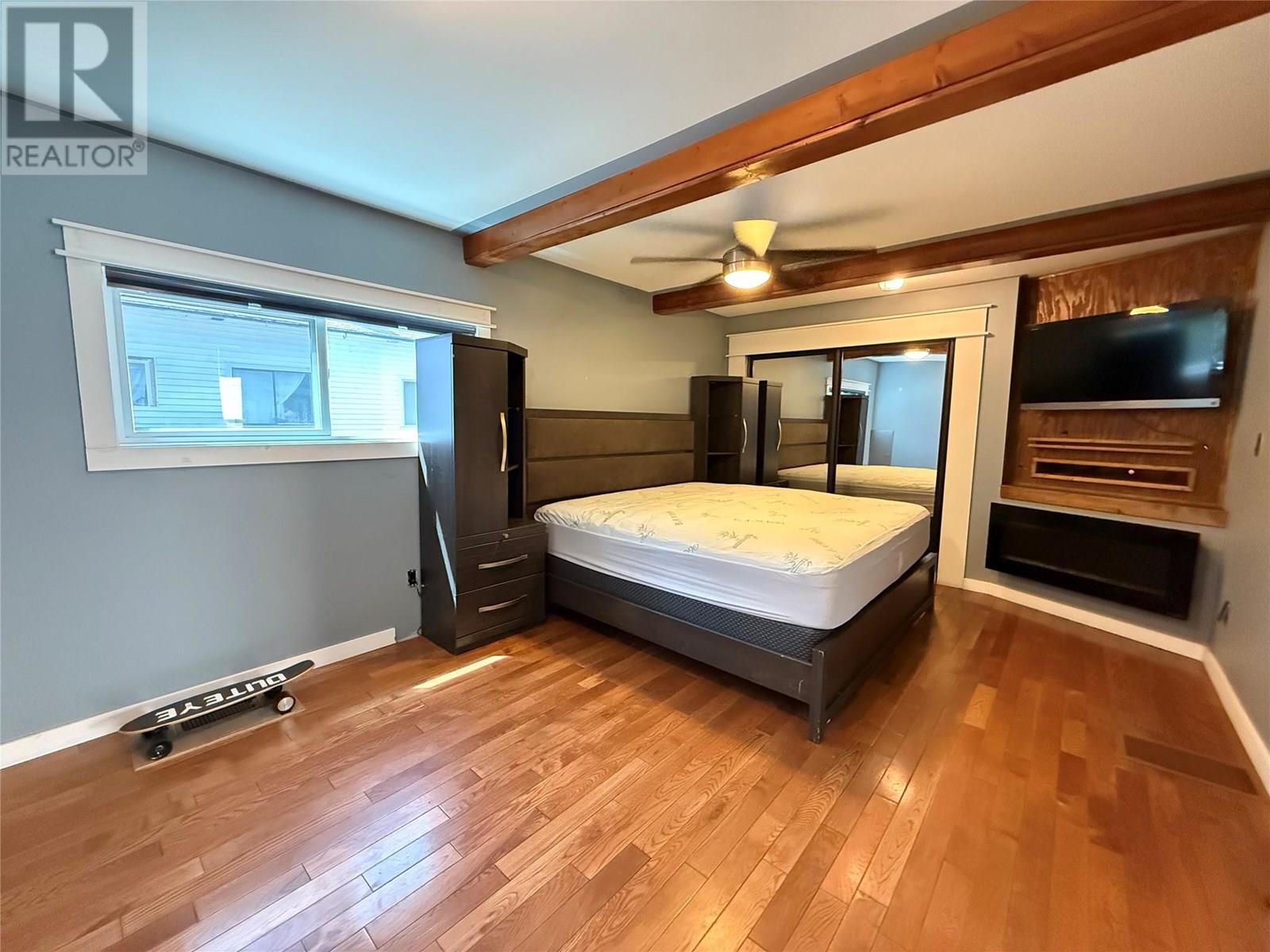 1640 Ode Road, Christina Lake