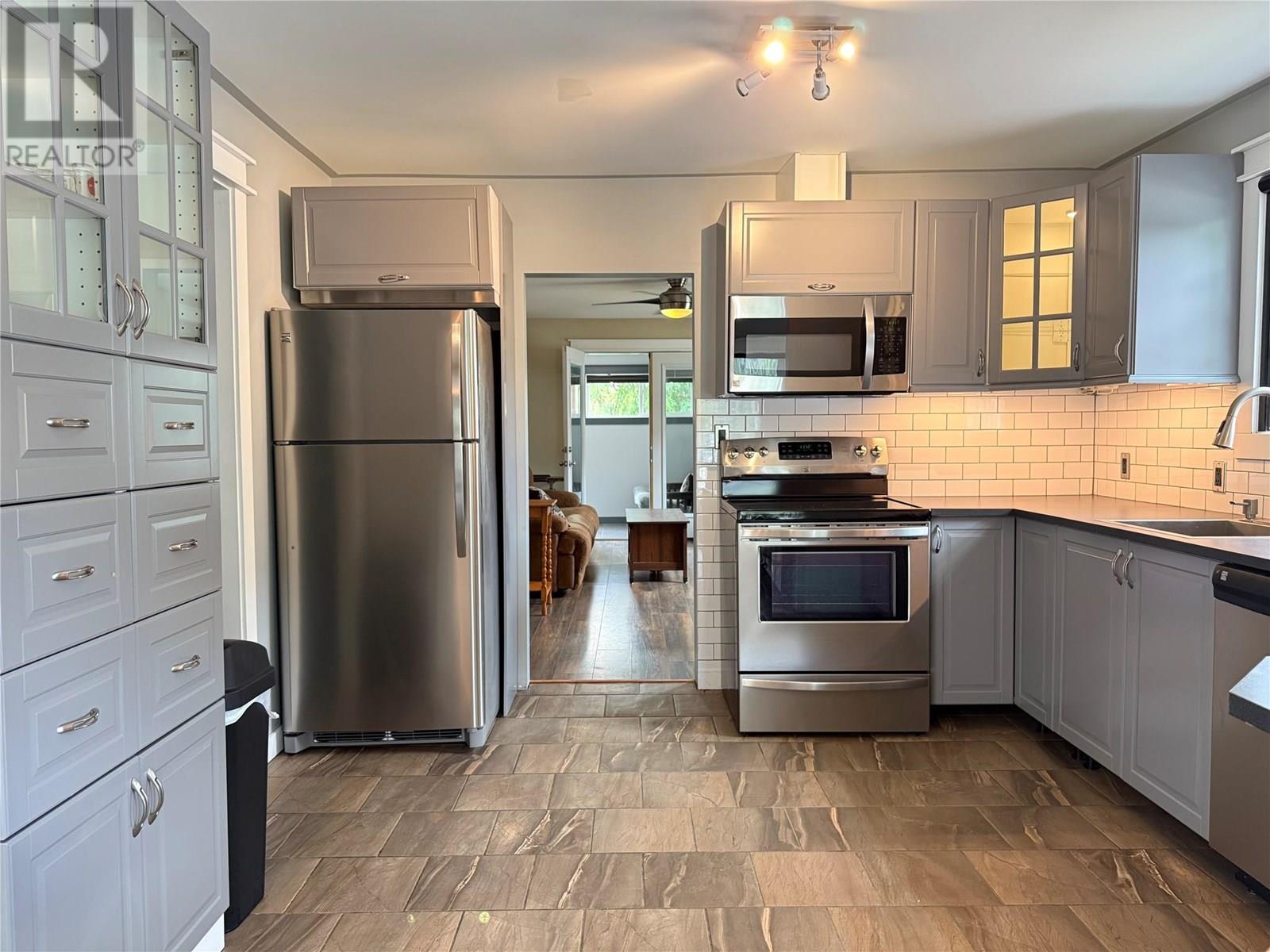 1640 Ode Road, Christina Lake