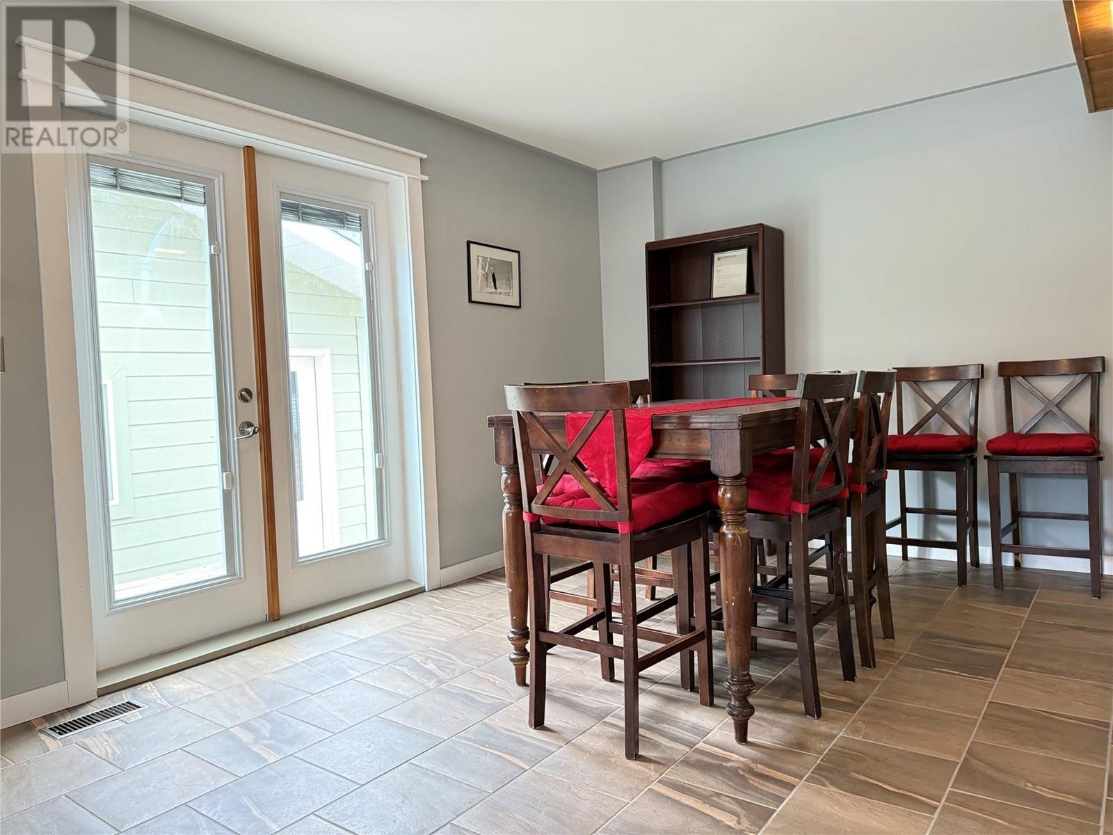 1640 Ode Road, Christina Lake