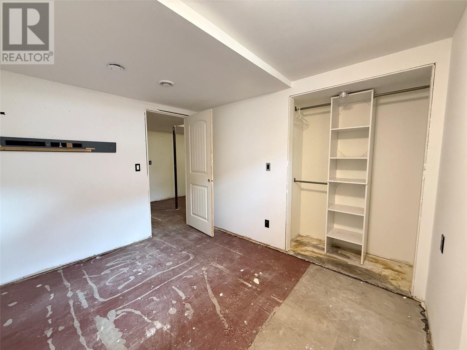 1640 Ode Road, Christina Lake