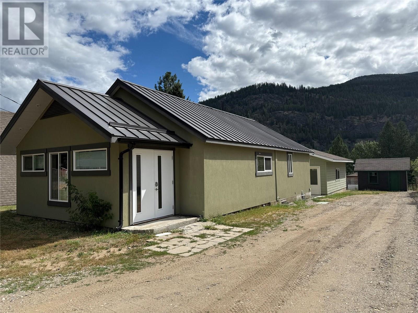 1640 Ode Road, Christina Lake