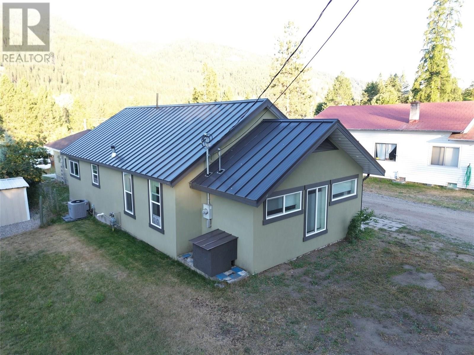 1640 Ode Road, Christina Lake
