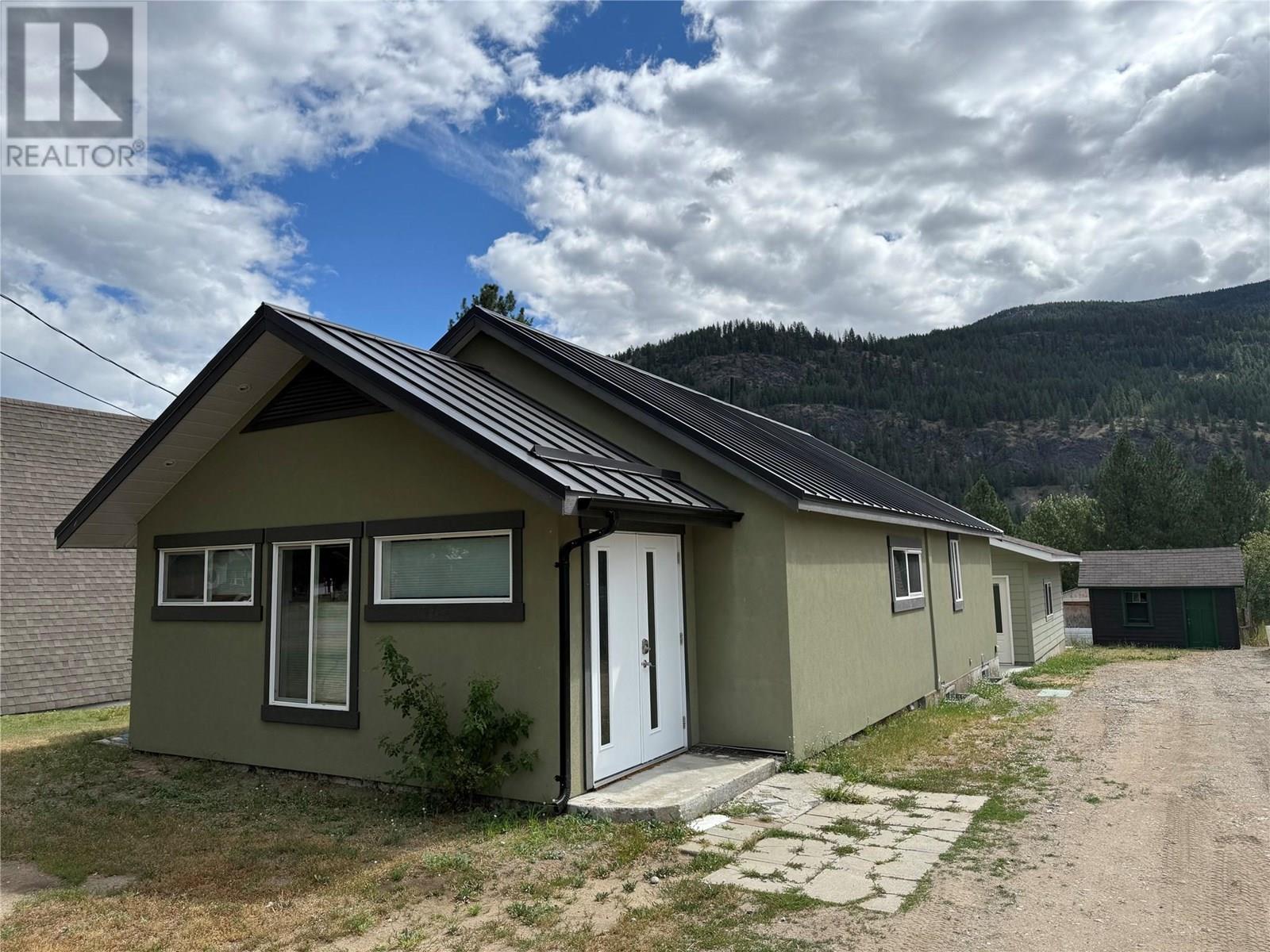 1640 Ode Road, Christina Lake