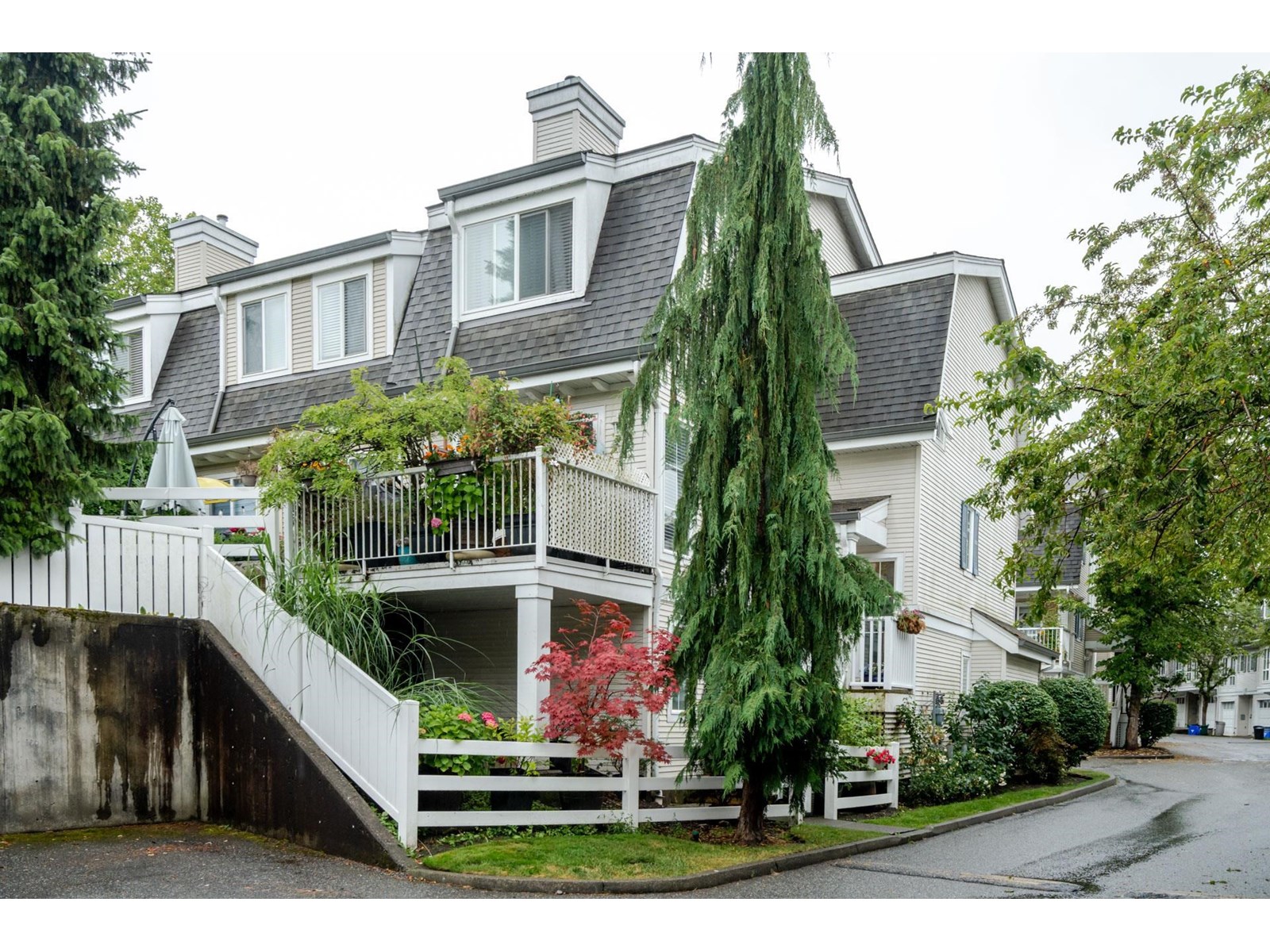 Photo 1 of 70 8930 Walnut Grove Drive, Langley BC