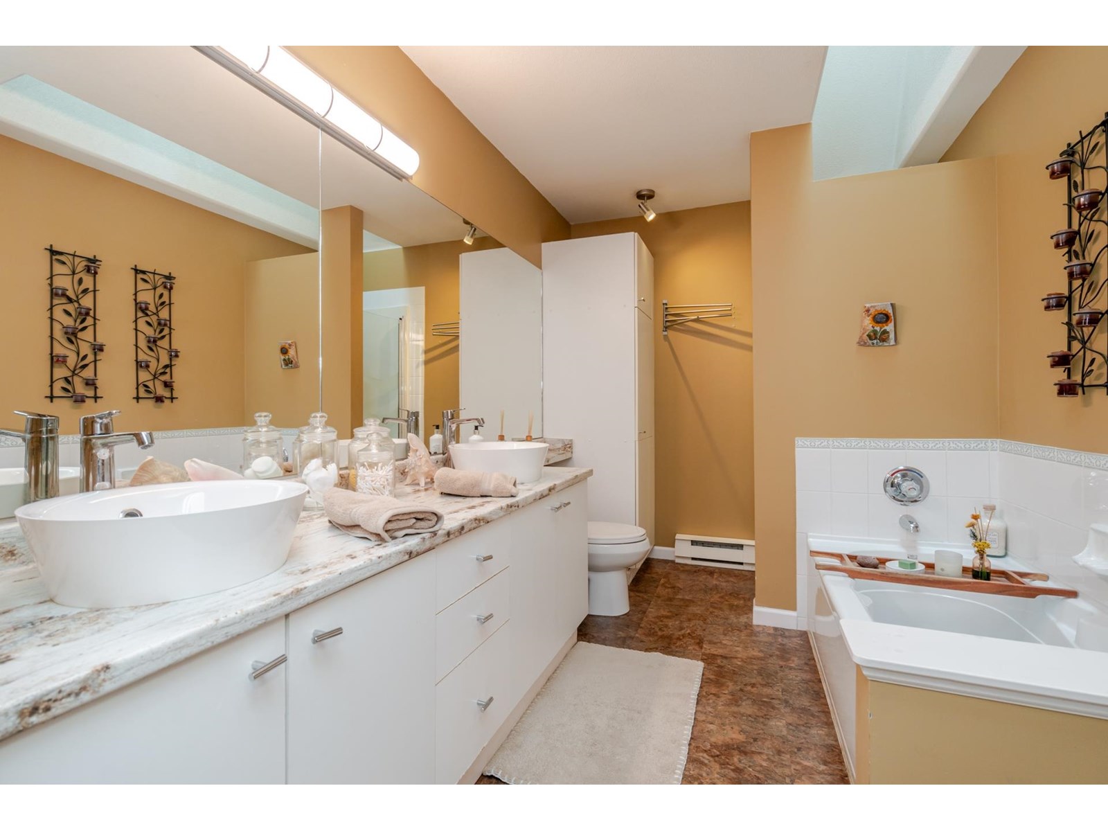Photo 24 of 70 8930 Walnut Grove Drive, Langley BC