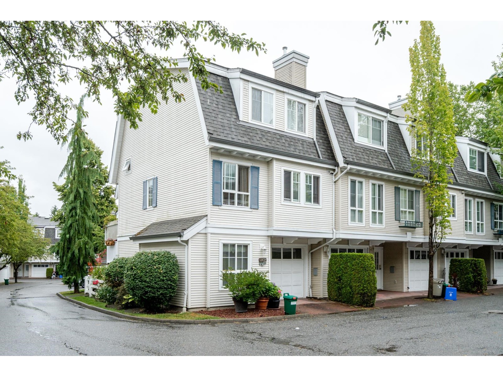 Photo 33 of 70 8930 Walnut Grove Drive, Langley BC