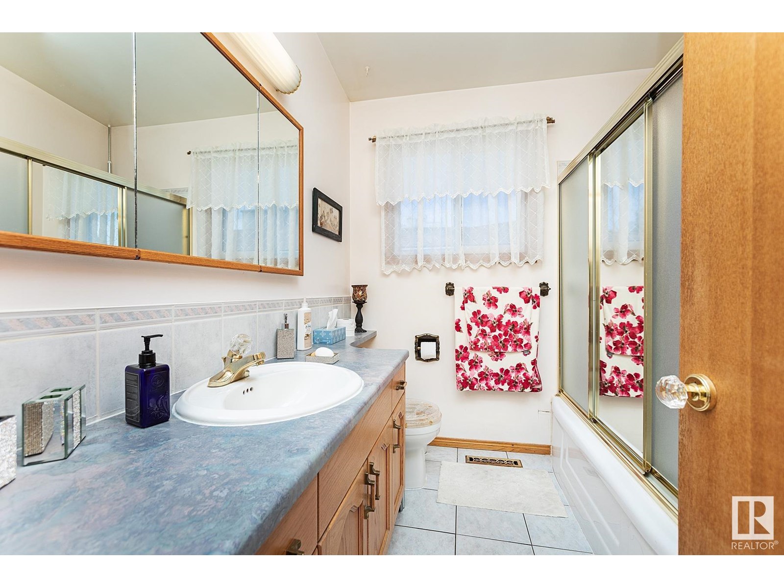 Photo 22 of 9523 134 Av Nw, Edmonton AB