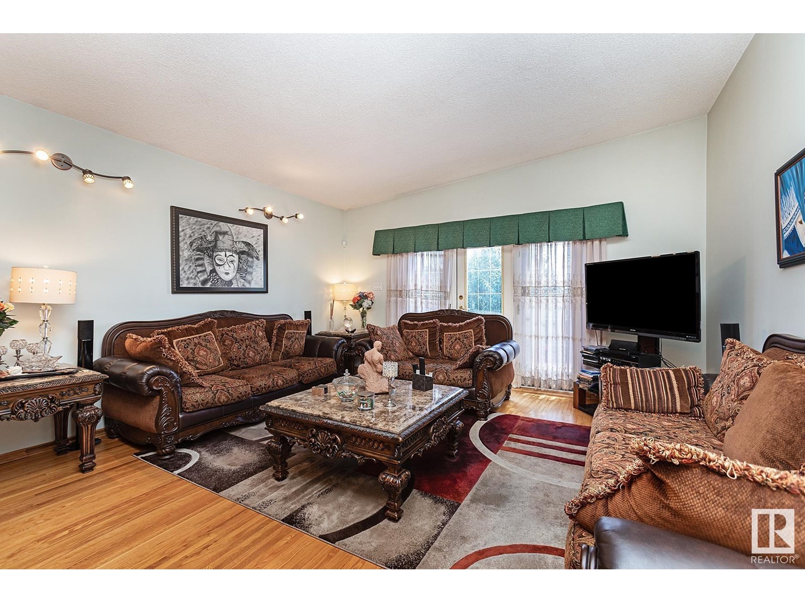 Photo 18 of 9523 134 Av Nw, Edmonton AB