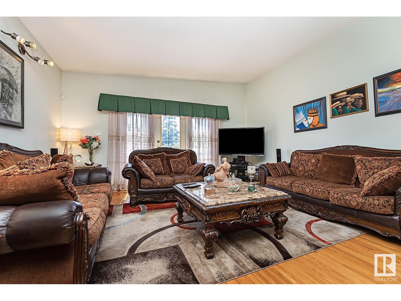 Photo 19 of 9523 134 Av Nw, Edmonton AB