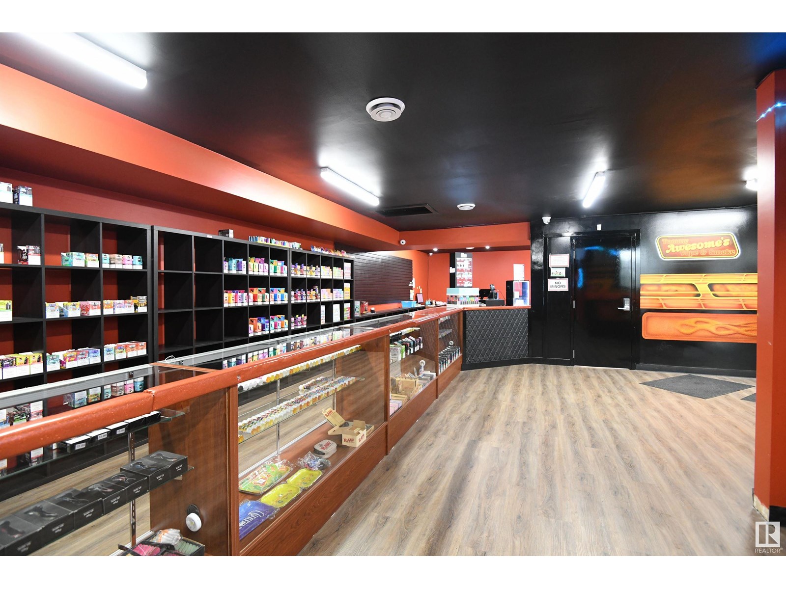 Photo 11 of 15820 Stony Plain Rd Nw, Edmonton AB