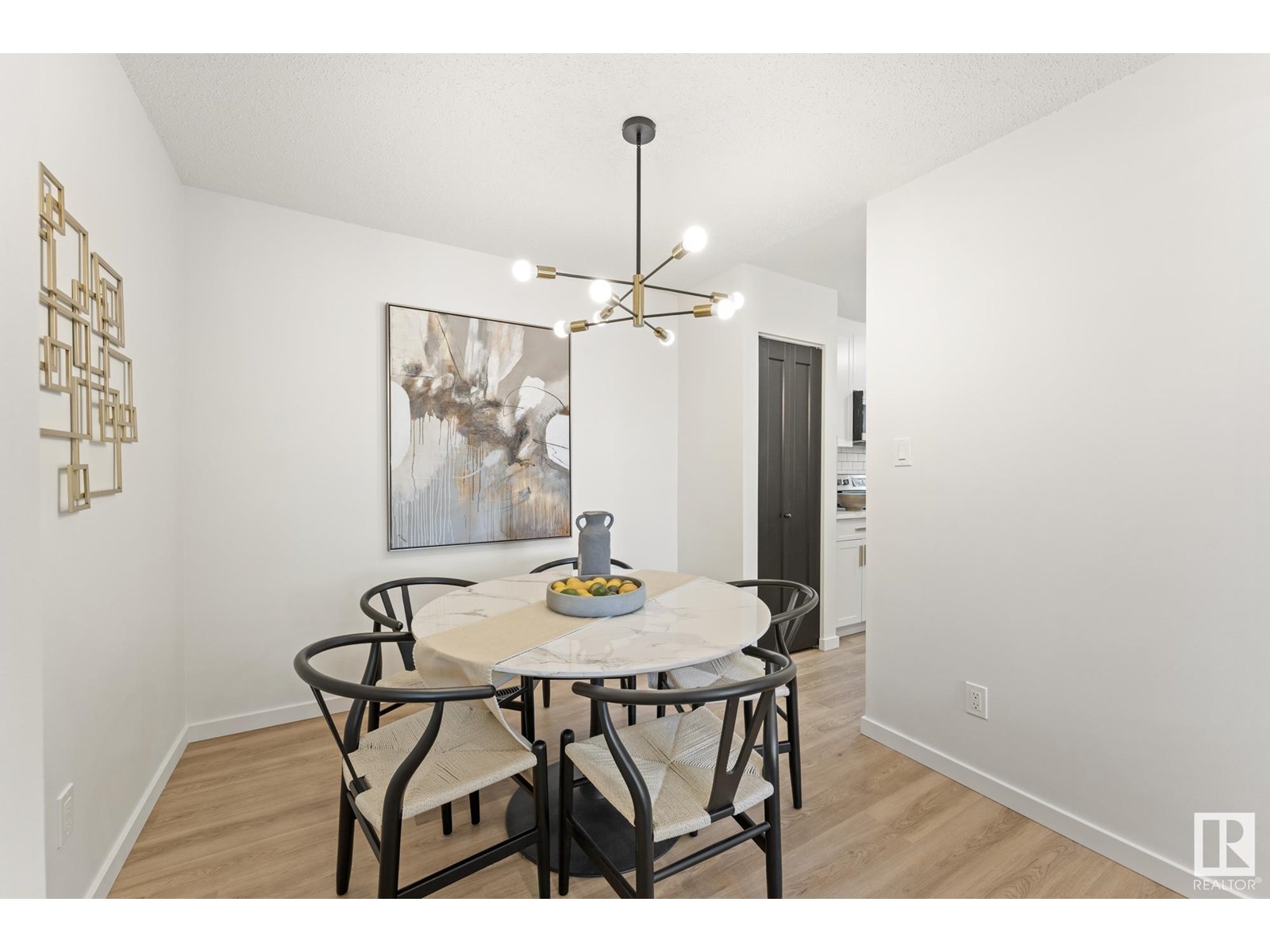 Photo 28 of 9 E Castle Tc Nw, Edmonton AB